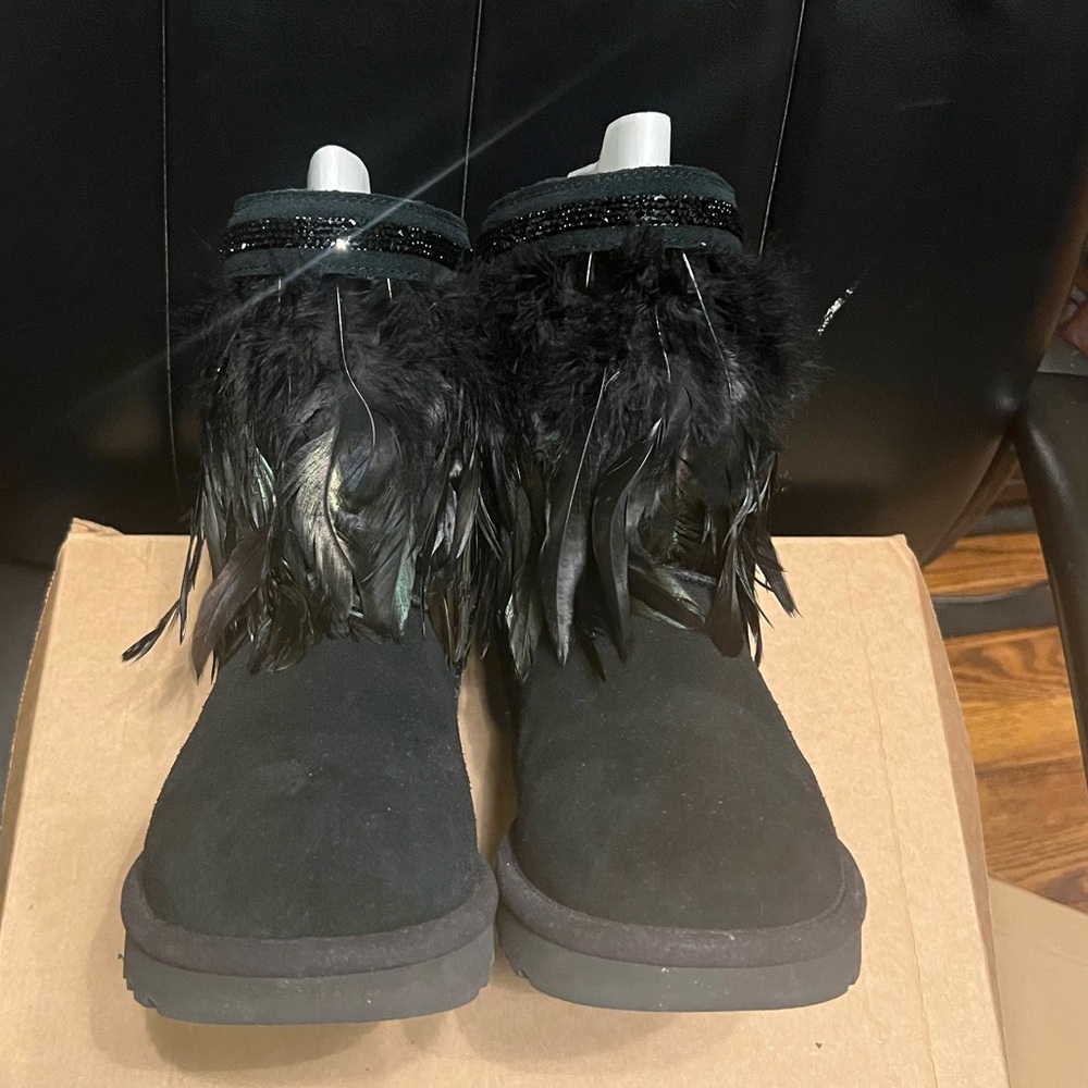 Ugg Peacock Feather Boots W7